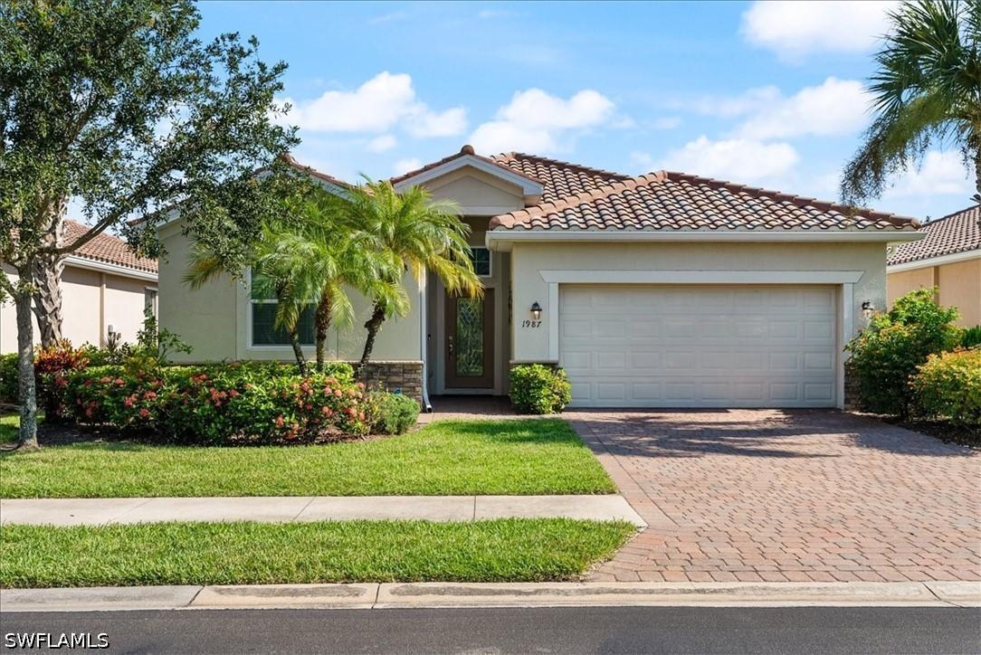 1987 Fairmont Ln., Naples, FL 34120