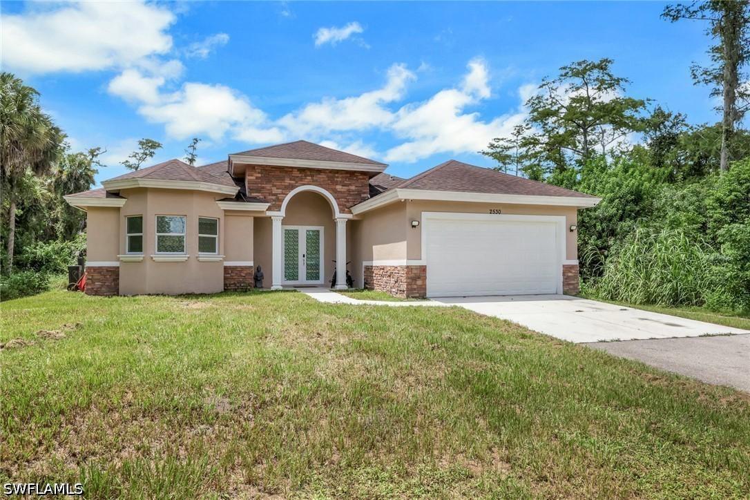 2530 22nd Ave., Naples, FL 34120