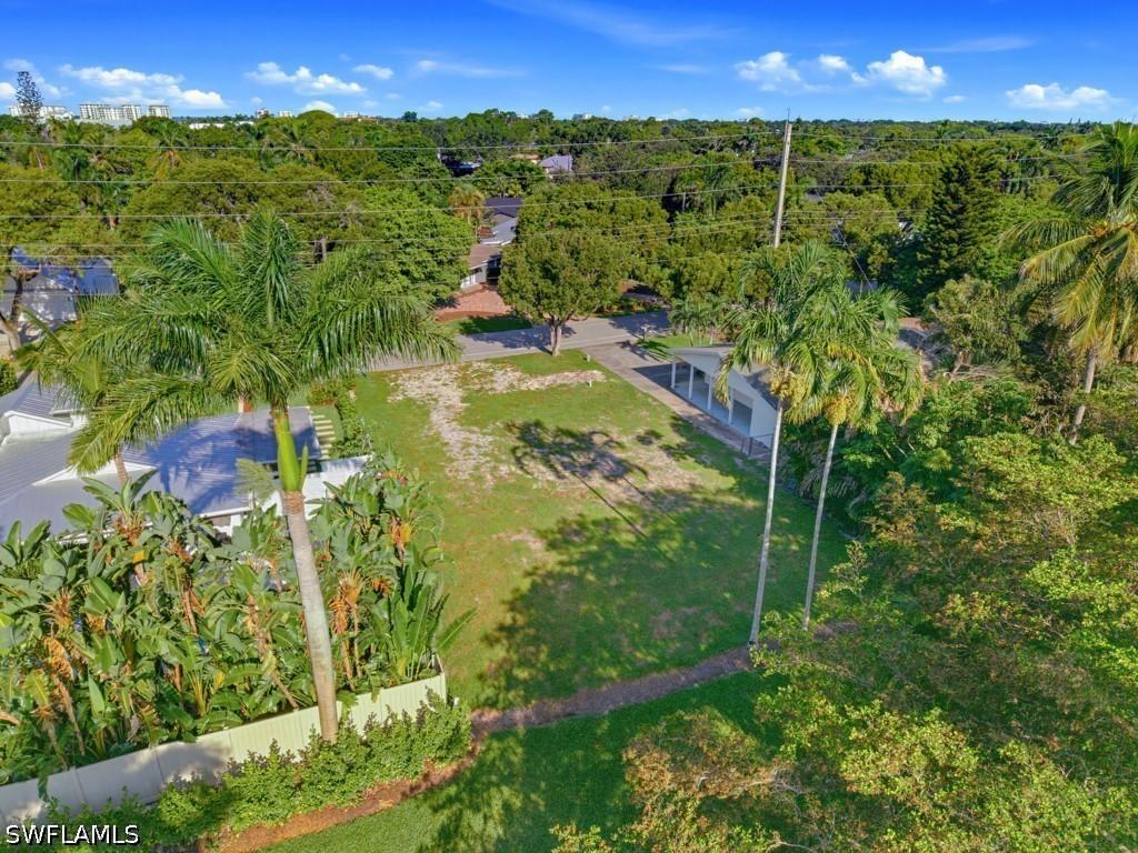 916 13th St., Naples, FL 34102