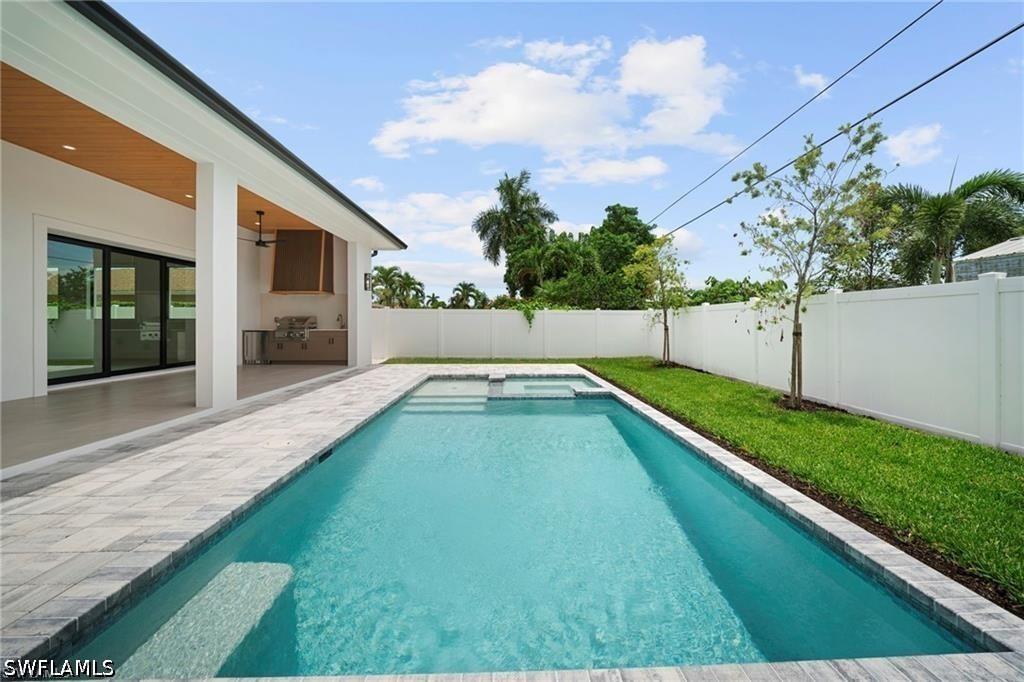 708 100th Ave., Naples, FL 34108
