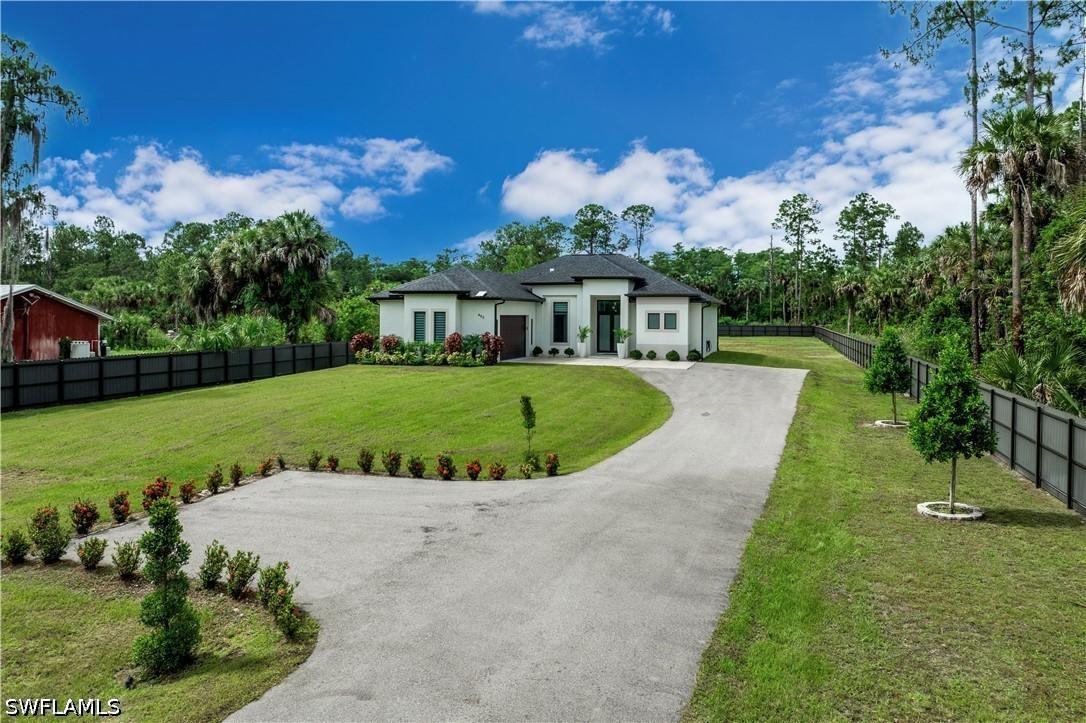 490 39th Ave., Naples, FL 34120