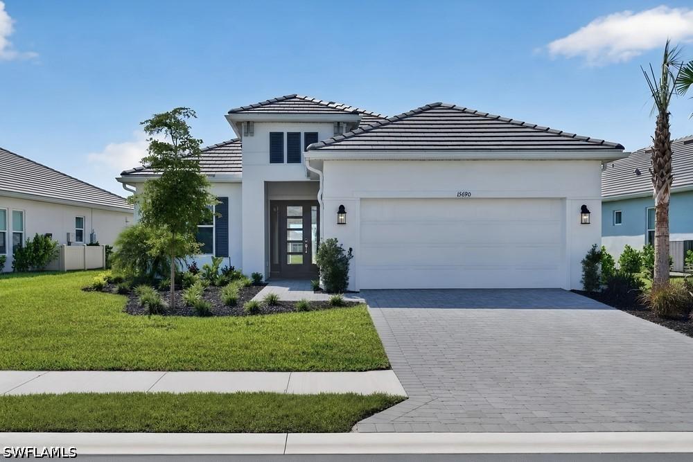 15690 Genova Dr., Naples, FL 34114