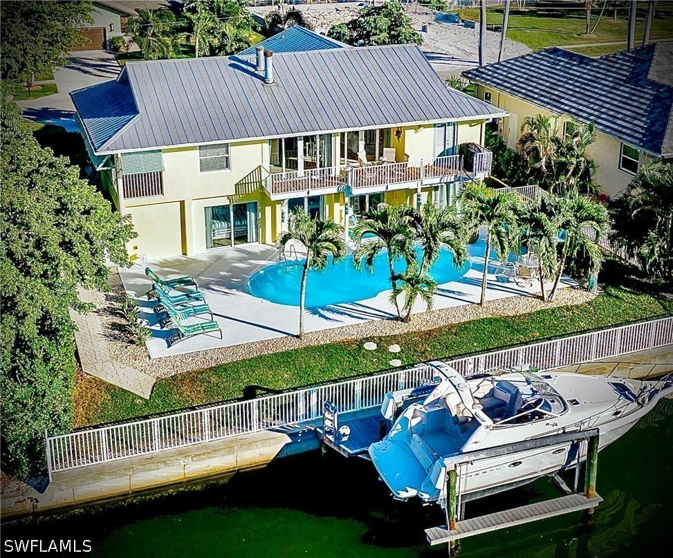 468 Capri Ct., Marco Island, FL 34145