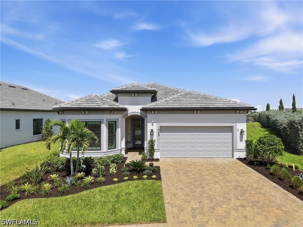1925 Don Benito Way, Naples, FL 34120