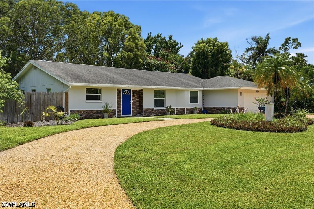 4900 Tahiti Ln., Naples, FL 34112