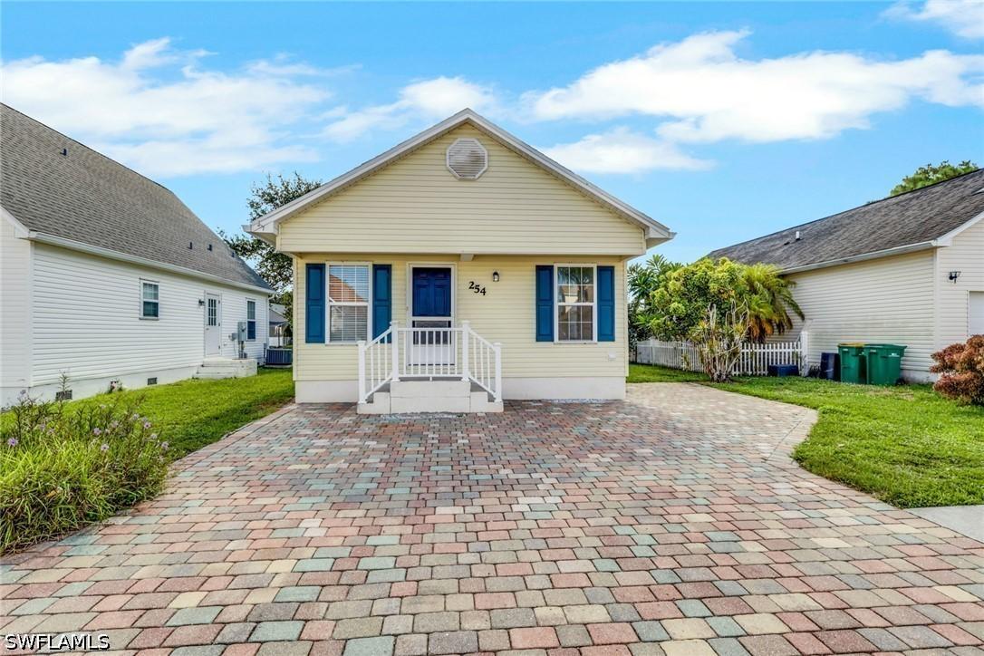 254 Leawood Cir., Naples, FL 34104