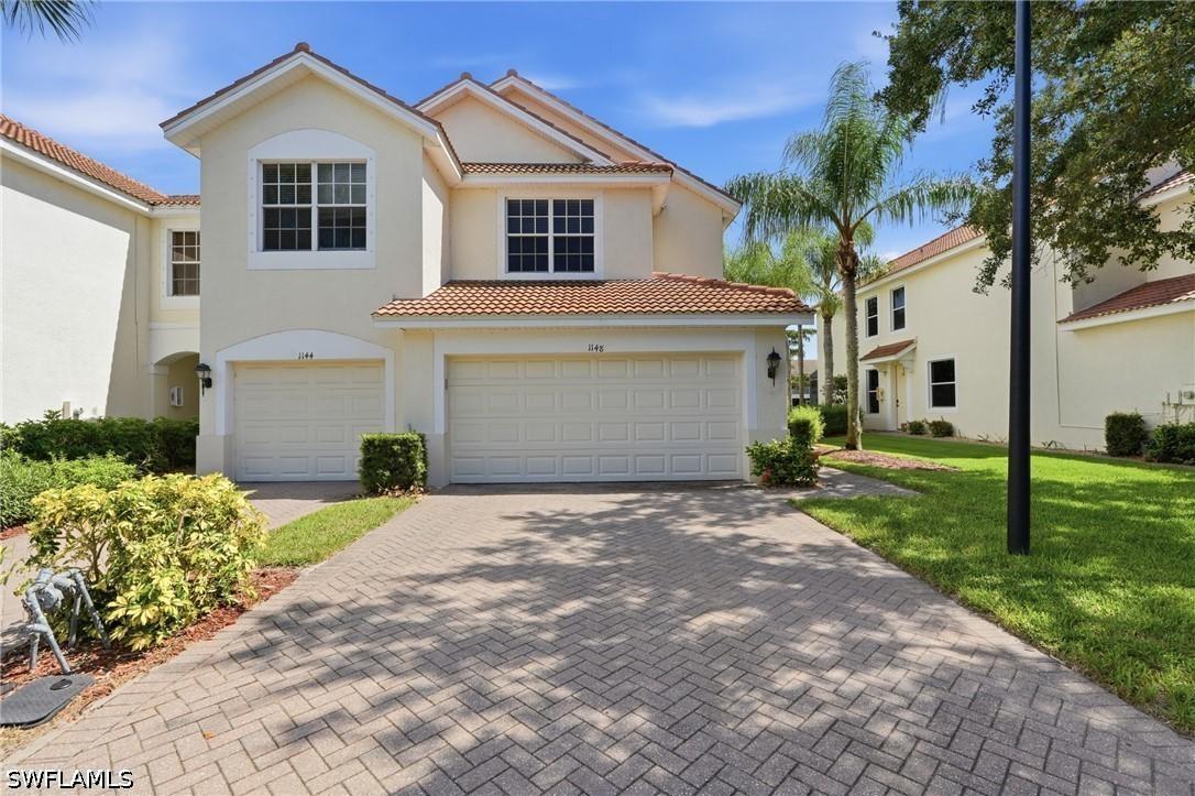 1148 Oxford Ln., Naples, FL 34105