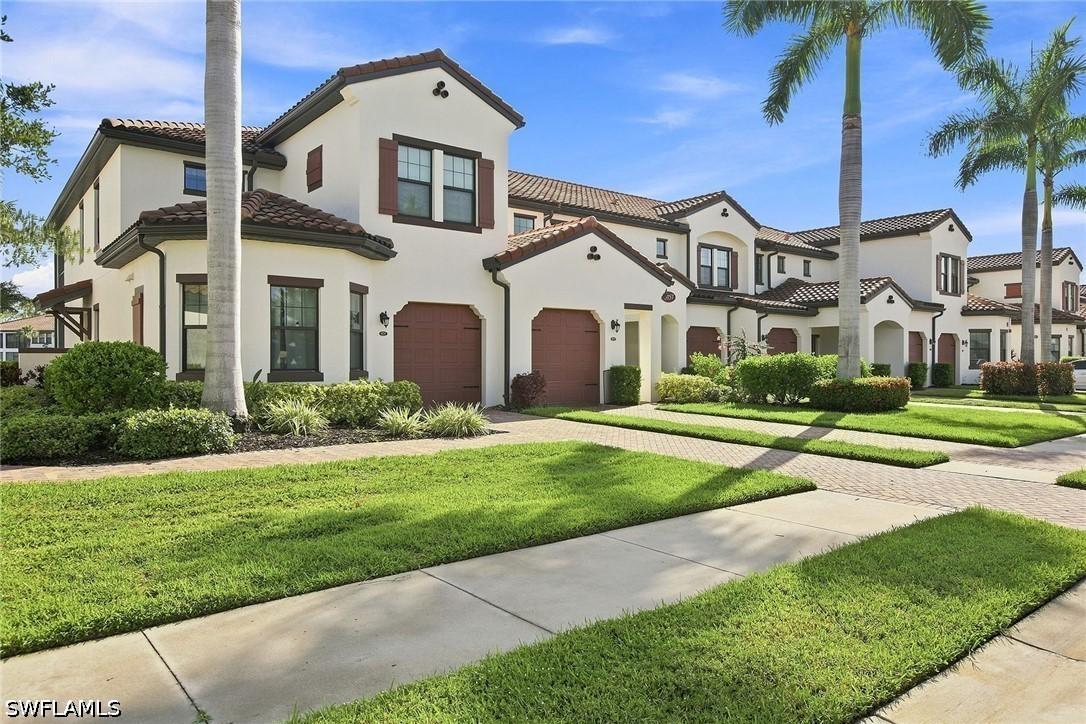 15157 Palmer Lake Cir. #202, Naples, FL 34109