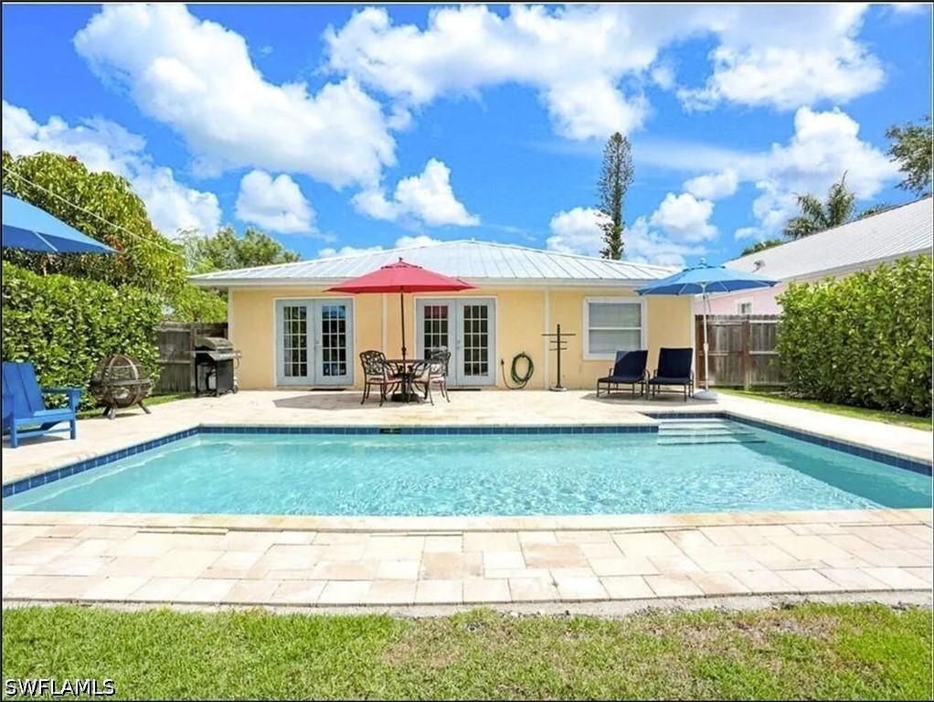 856 98th Ave., Naples, FL 34108