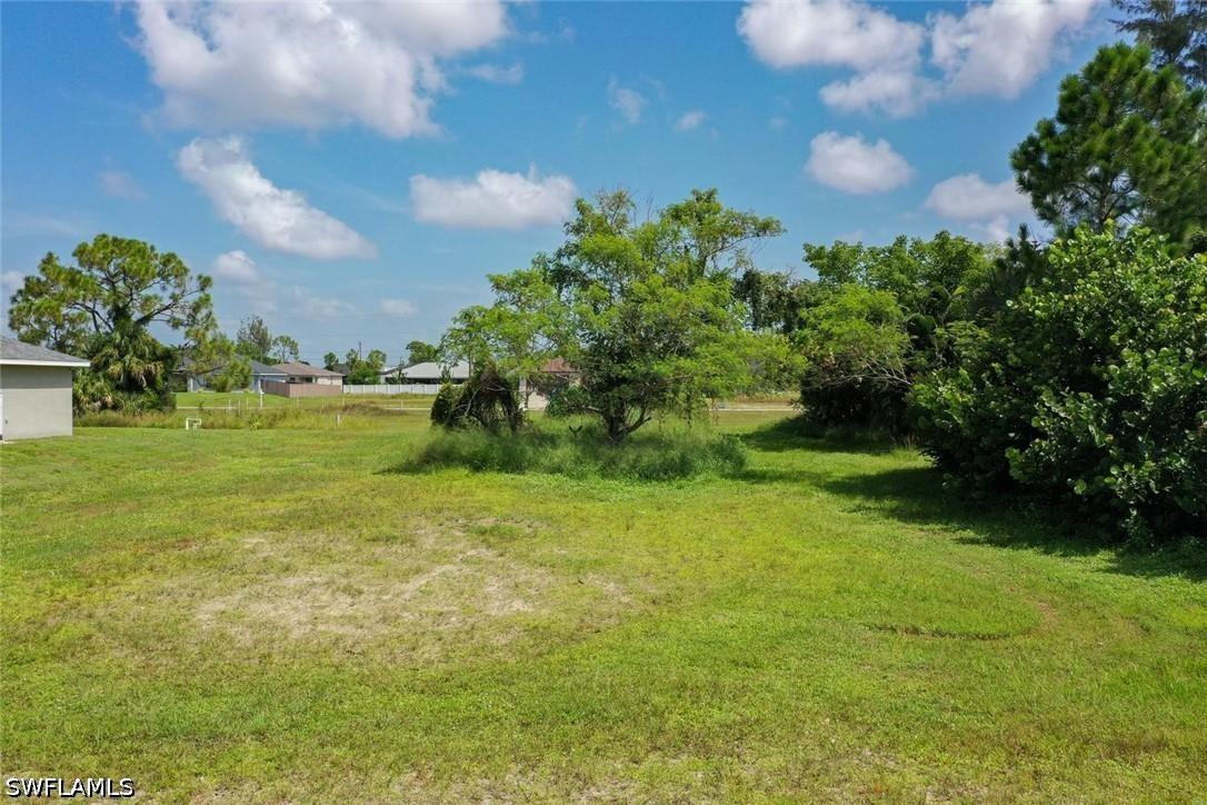 2215 NE 34th Ln., Cape Coral, FL 33909