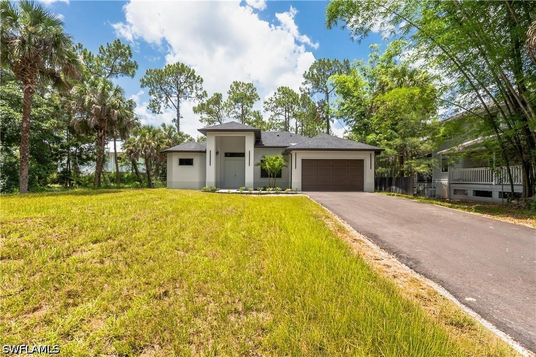 1061 20th Ave., Naples, FL 34120