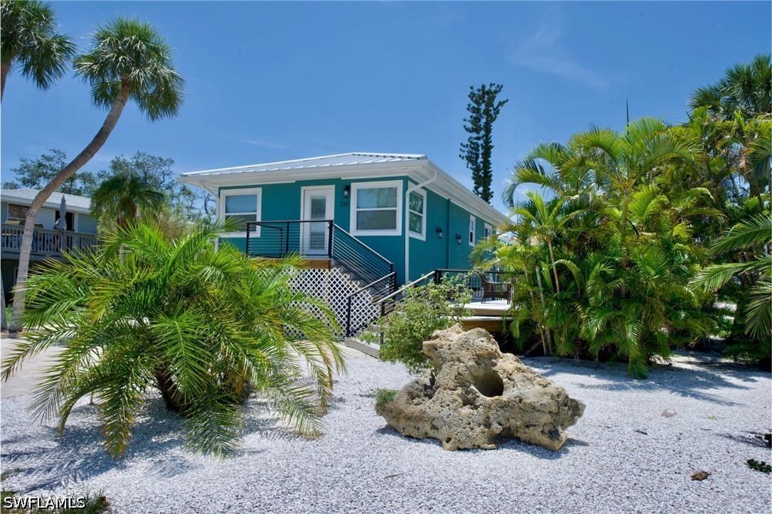 210 Dakota Ave., Fort Myers Beach, FL 33931