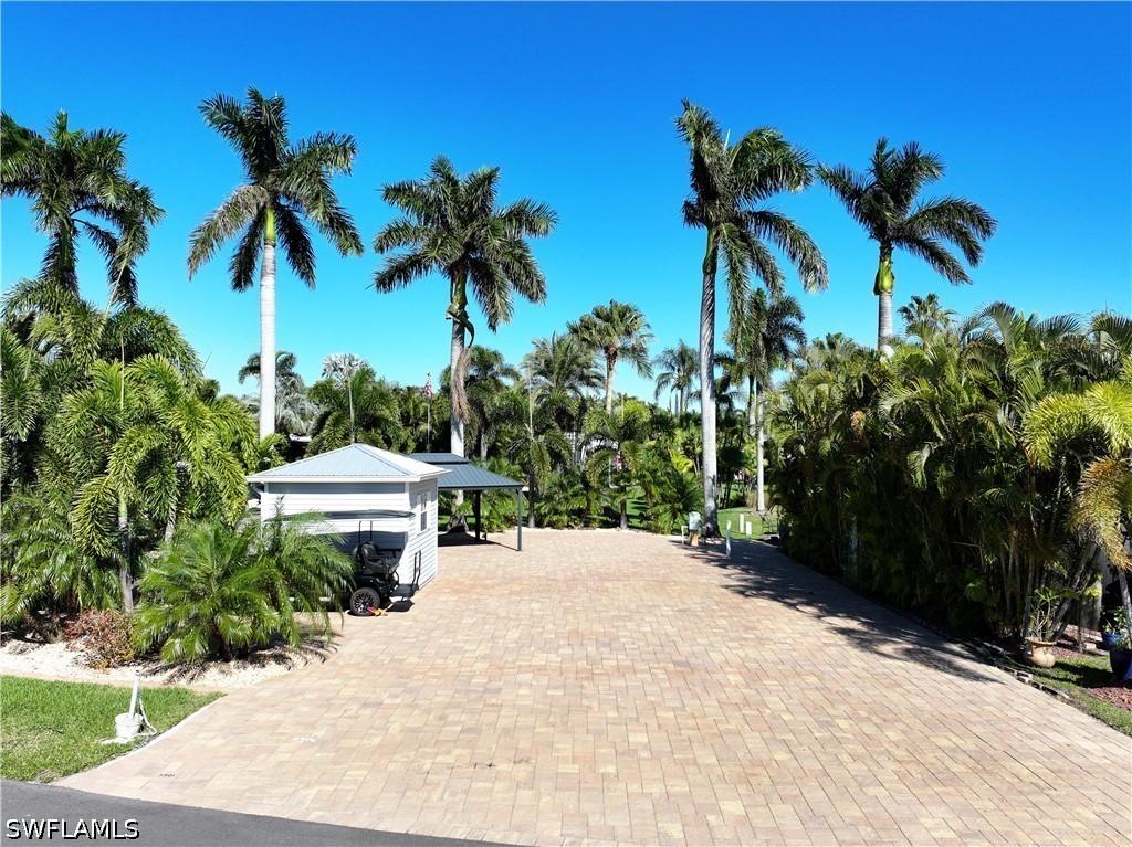 5861 Maplewood Ct., Fort Myers, FL 33905