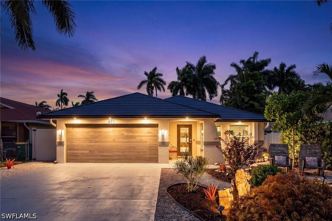 691 100th Ave., Naples, FL 34108