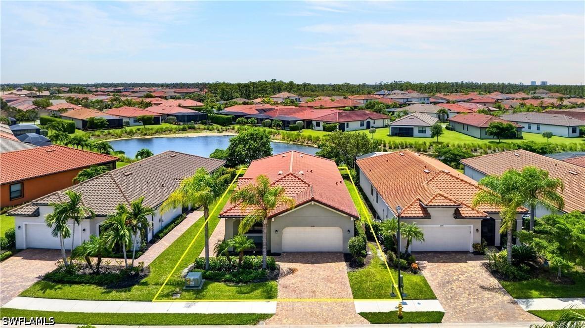 1595 Marton Ct., Naples, FL 34113