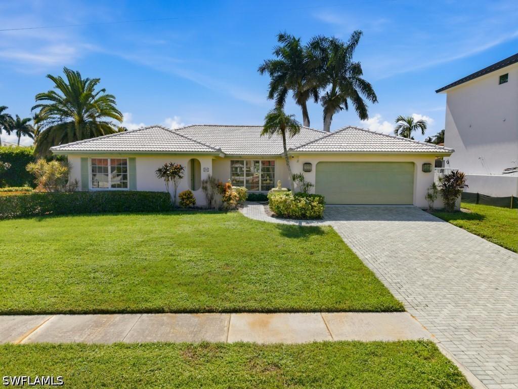 154 Hollyhock Ct., Marco Island, FL 34145