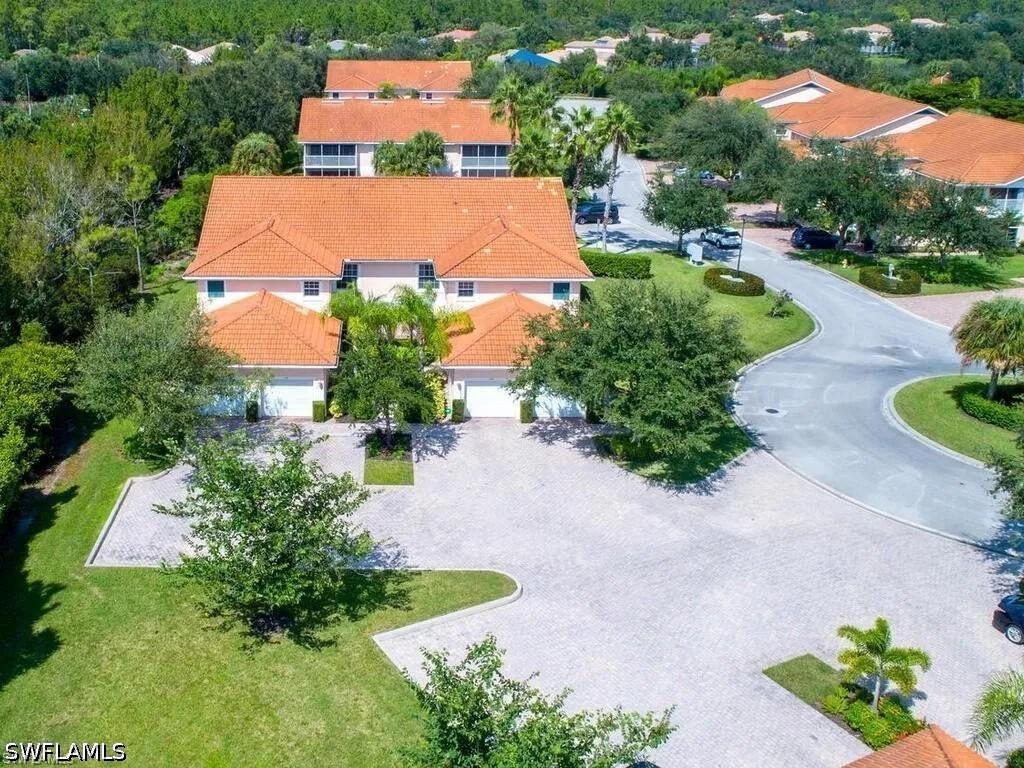 6345 Lexington Ct. #201, Naples, FL 34110