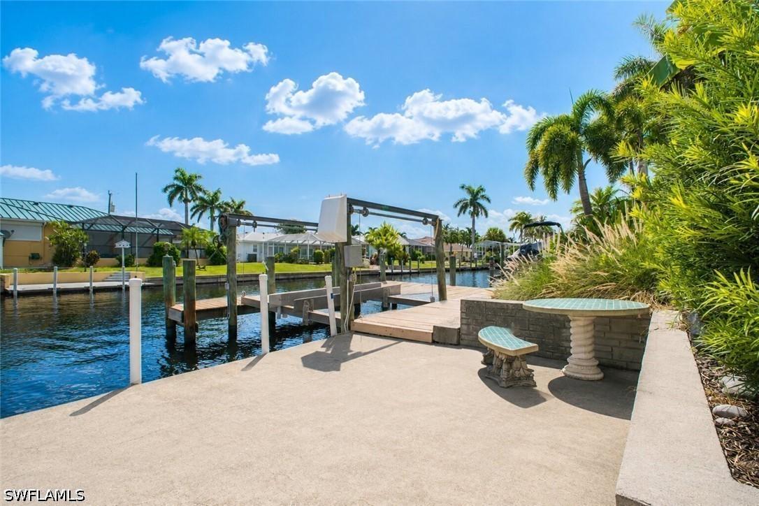 5219 Seminole Ct., Cape Coral, FL 33904