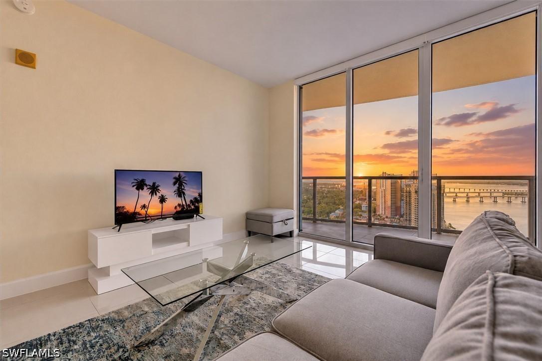 3000 Oasis Grand Blvd. #2802, Fort Myers, FL 33916