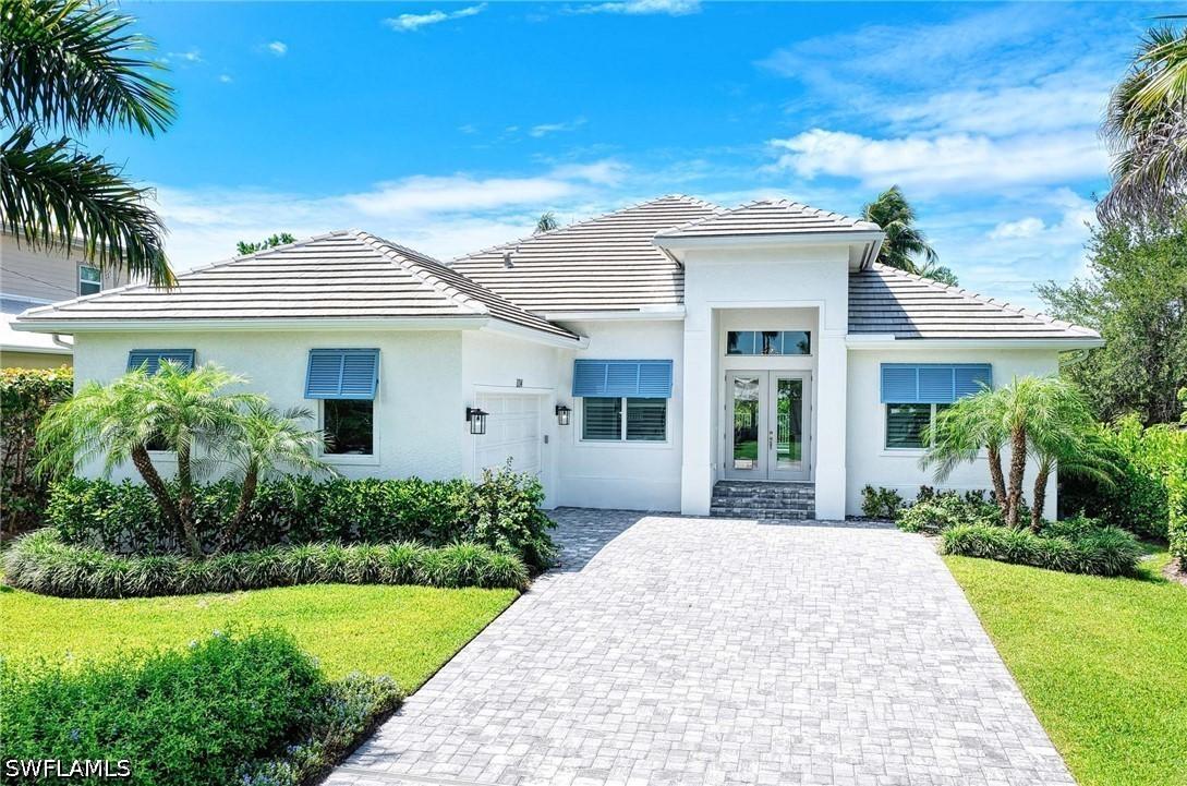 1114 6th Ln., Naples, FL 34102