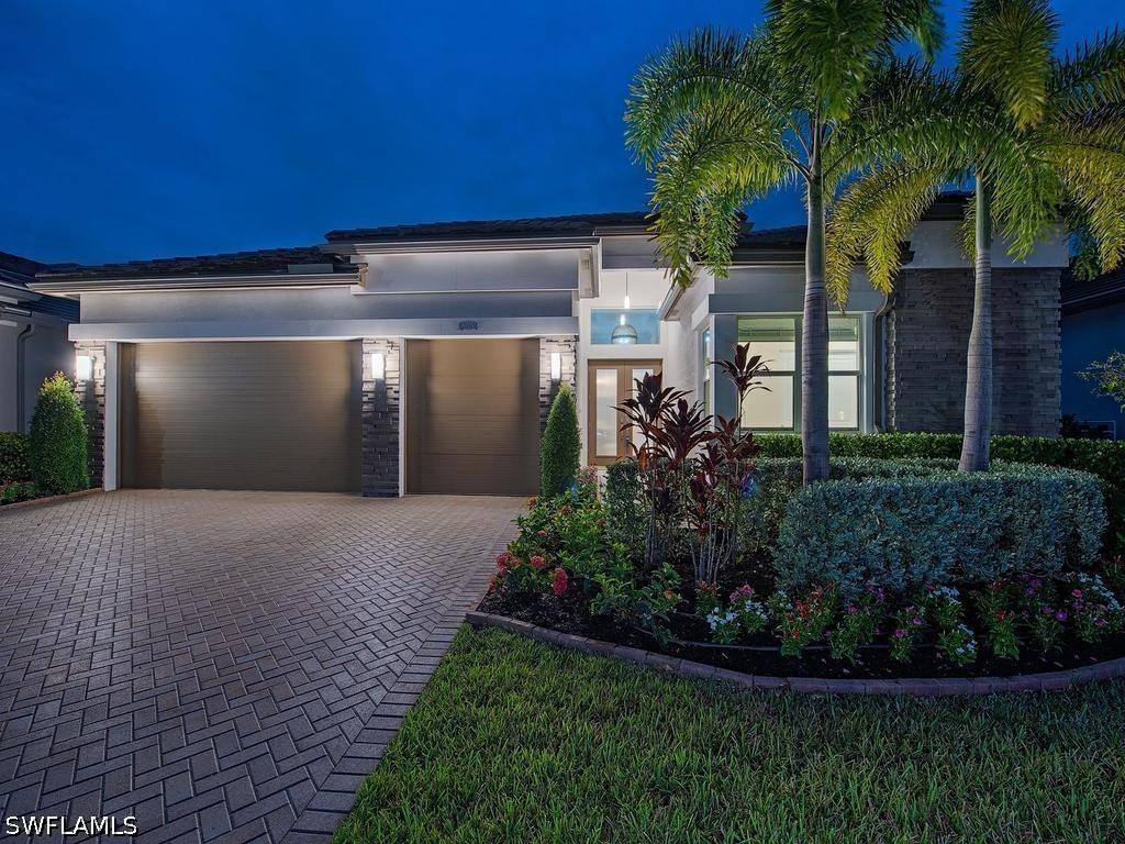 12058 Mimosa St., Naples, FL 34120