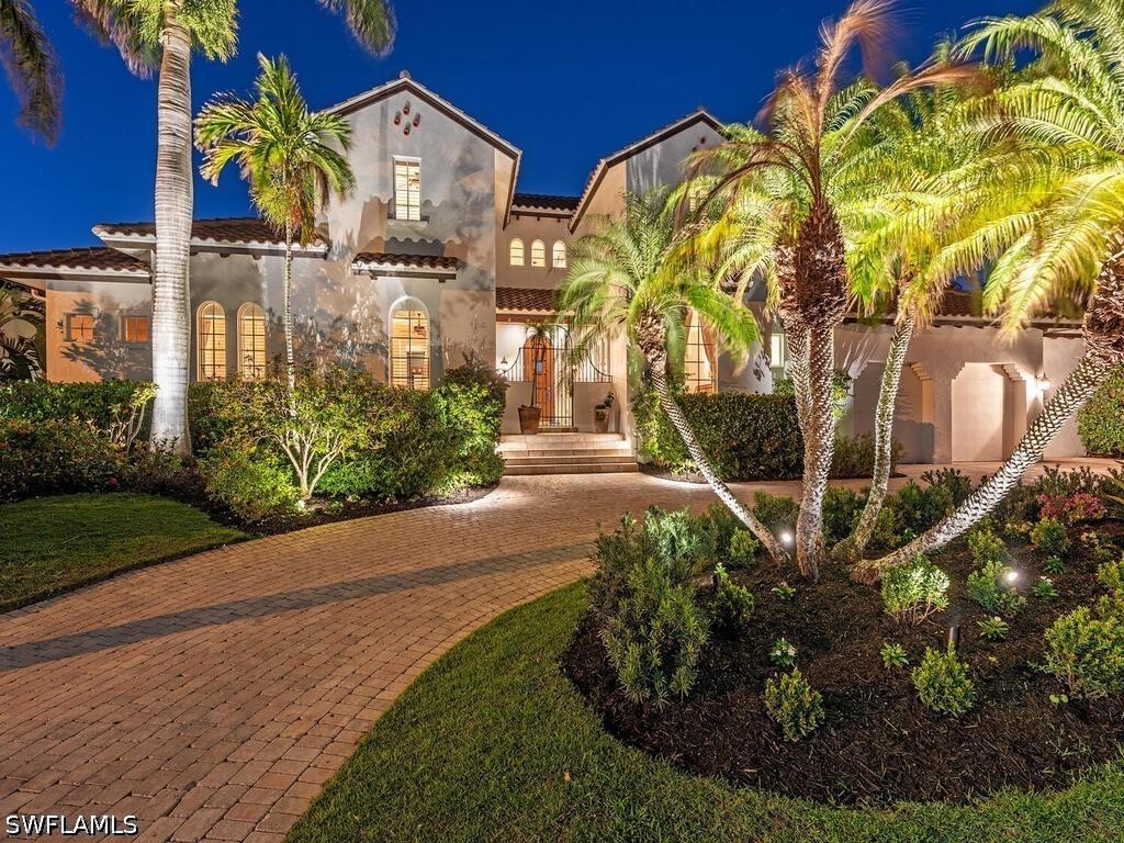 155 20th Ave., Naples, FL 34102