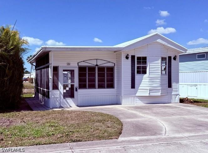 251 Bass Ln., Naples, FL 34145