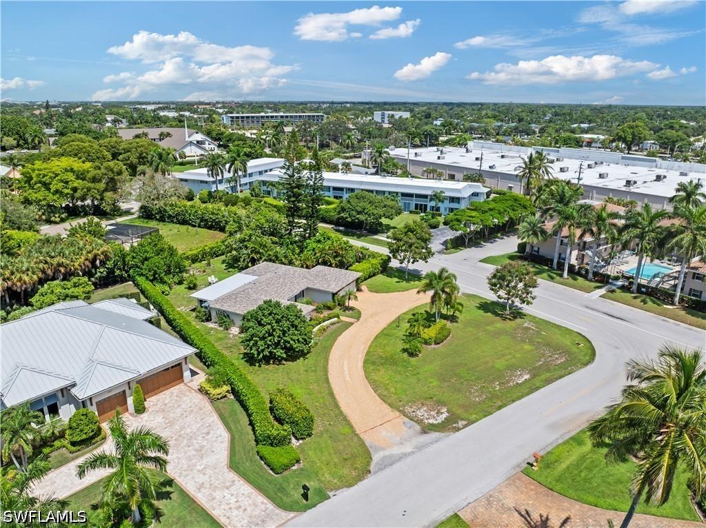 717 Rudder Rd., Naples, FL 34102