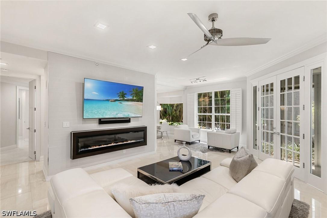 173 Colonade Cir. #1401, Naples, FL 34103