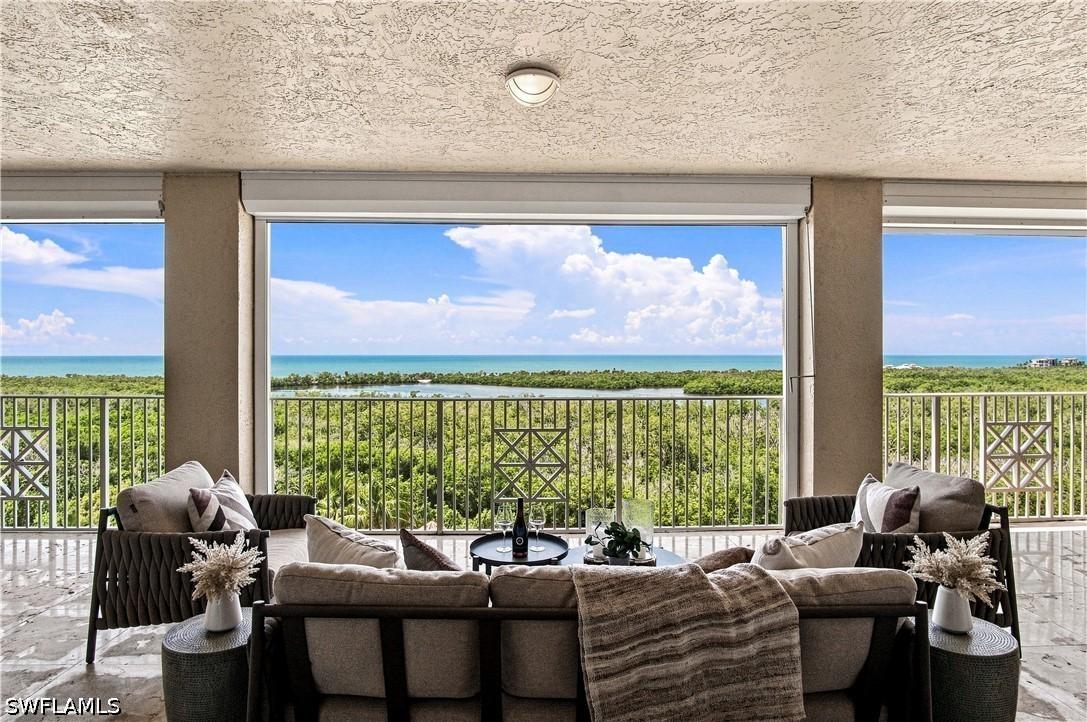 6597 Nicholas Blvd. #1005, Naples, FL 34108