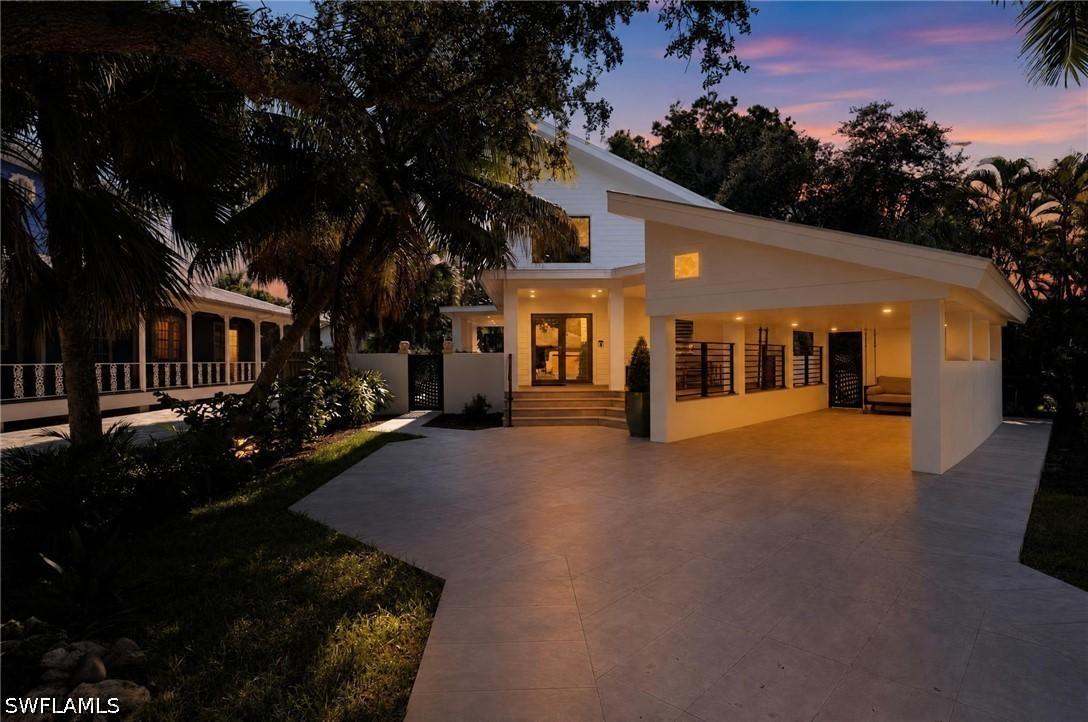 1195 Mockingbird Ln., Naples, FL 34104