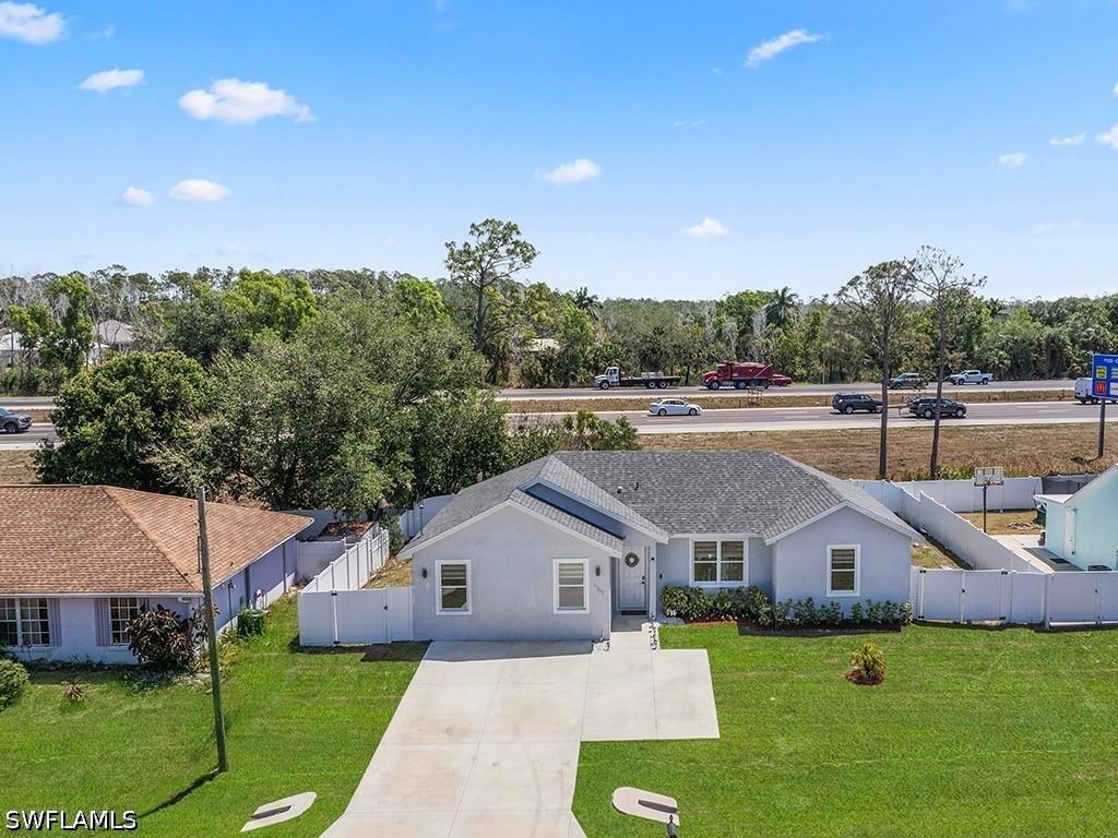 27257 Pinecrest Ln., Bonita Springs, FL 34135
