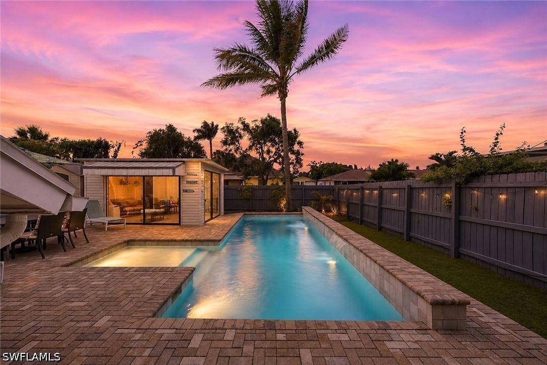 862 97th Ave., Naples, FL 34108