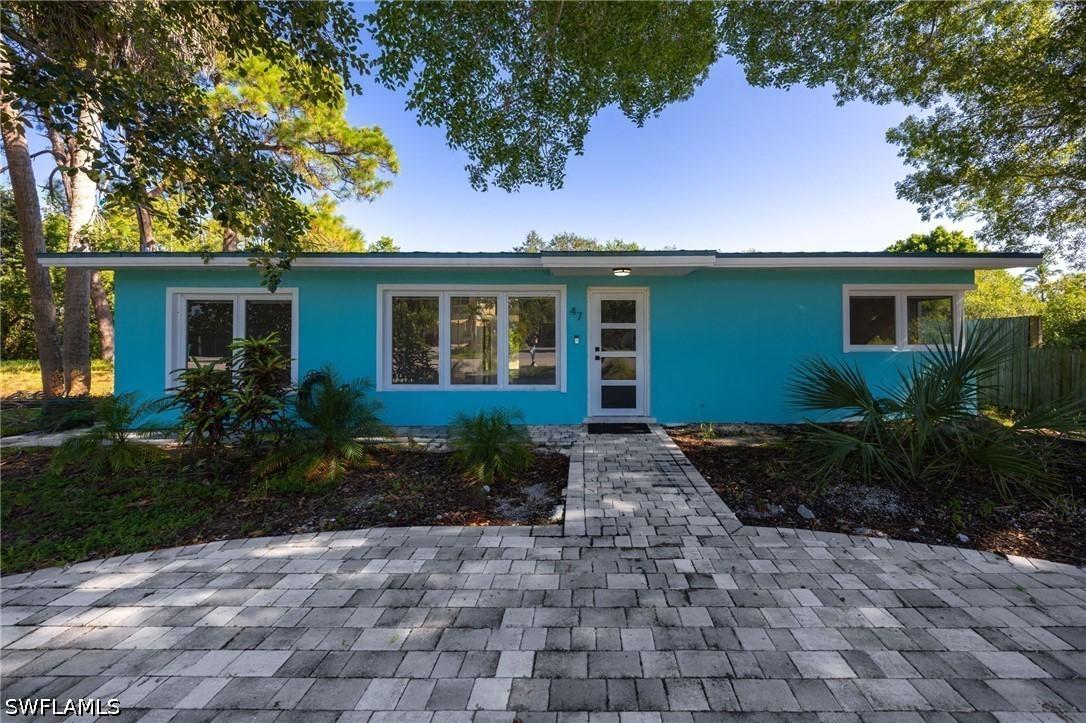 47 River Ct., Naples, FL 34110