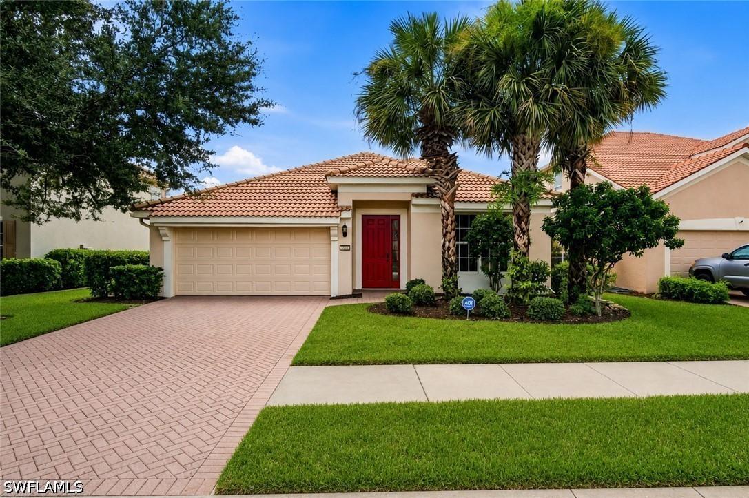 2022 Fairmont Ln., Naples, FL 34120