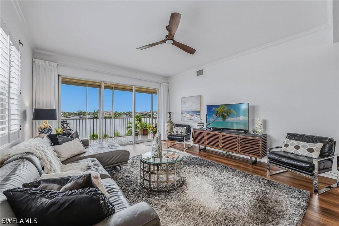9566 Gulf Shore Dr. #201, Naples, FL 34108