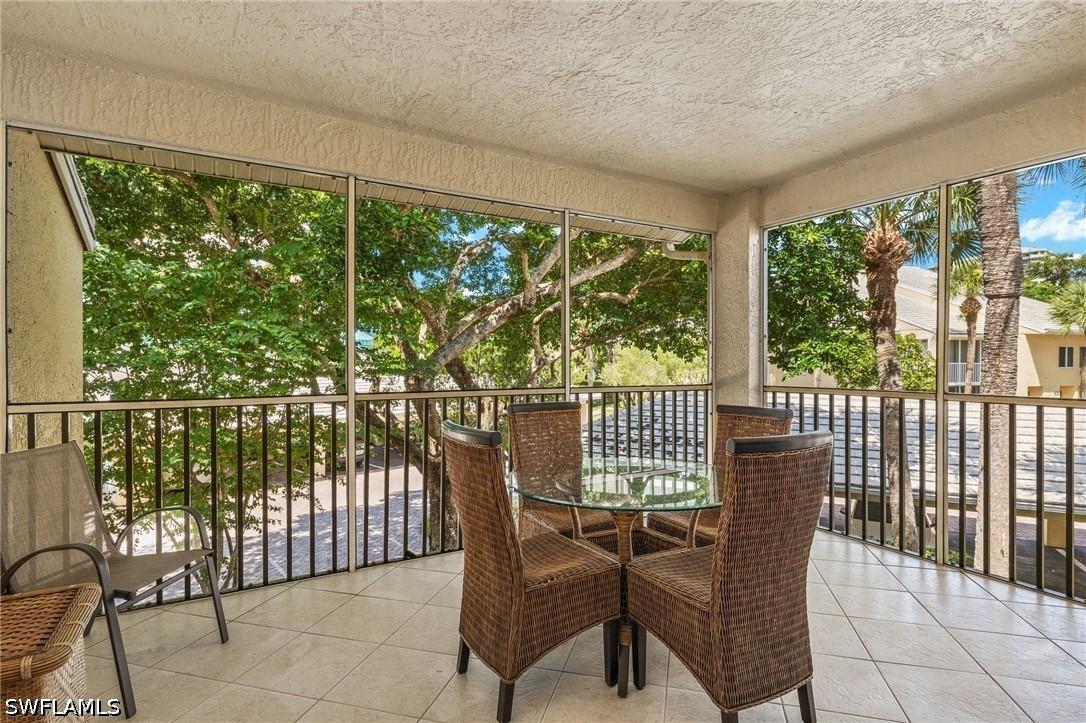 5817 Glencove Dr. #405, Naples, FL 34108