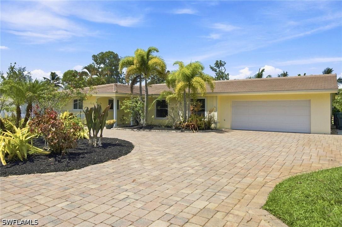64 Pebble Beach Blvd., Naples, FL 34113