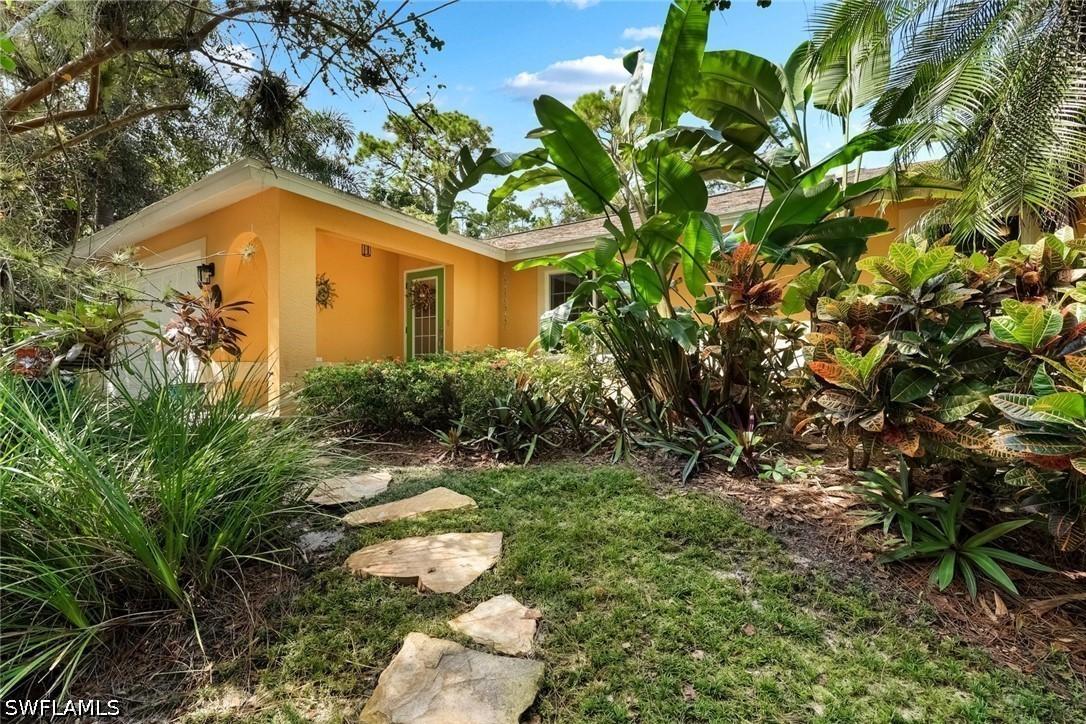 6037 Westport Ln., Naples, FL 34116