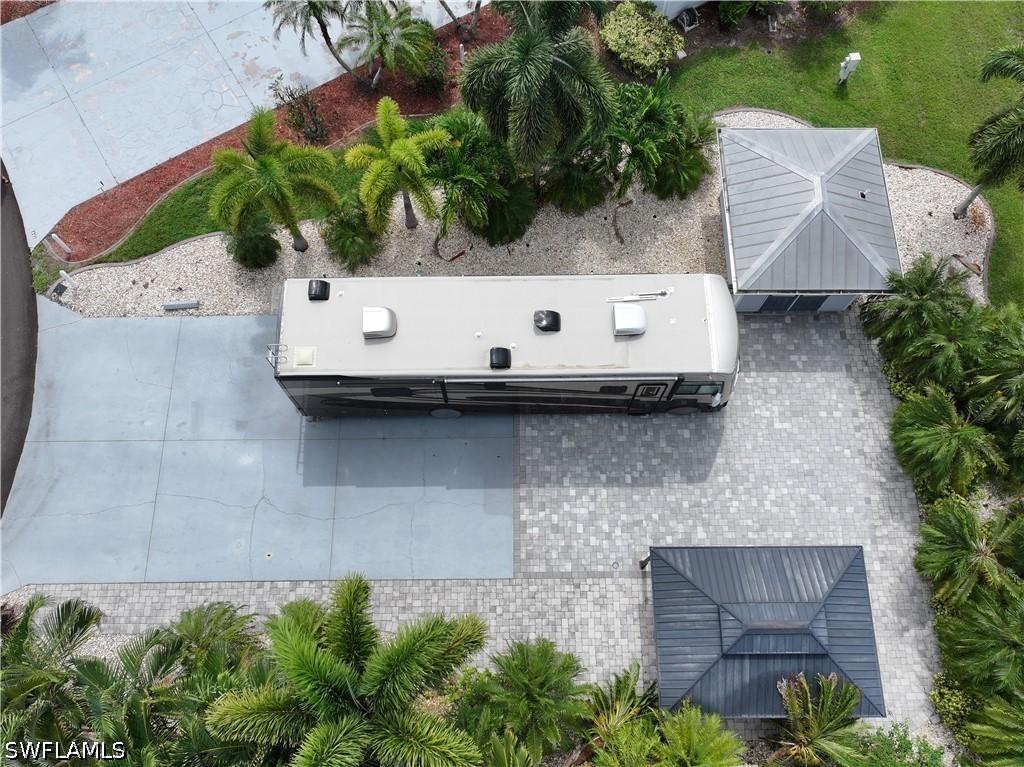 10095 Parkwood Dr., Fort Myers, FL 33905