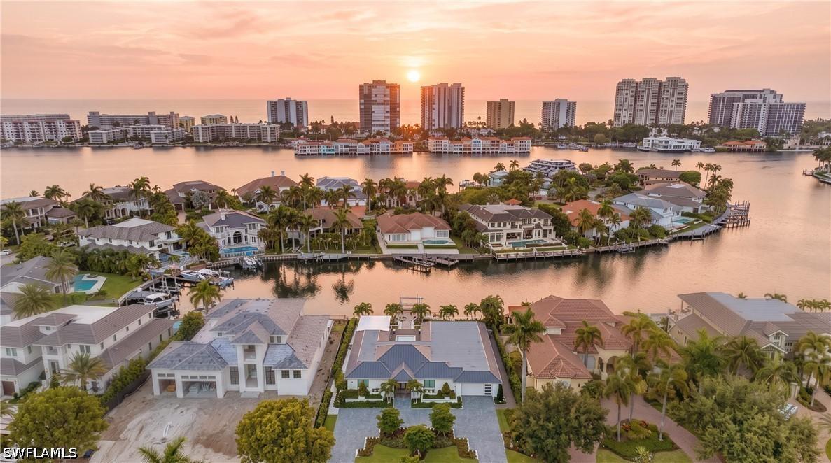 3737 Crayton Rd., Naples, FL 34103