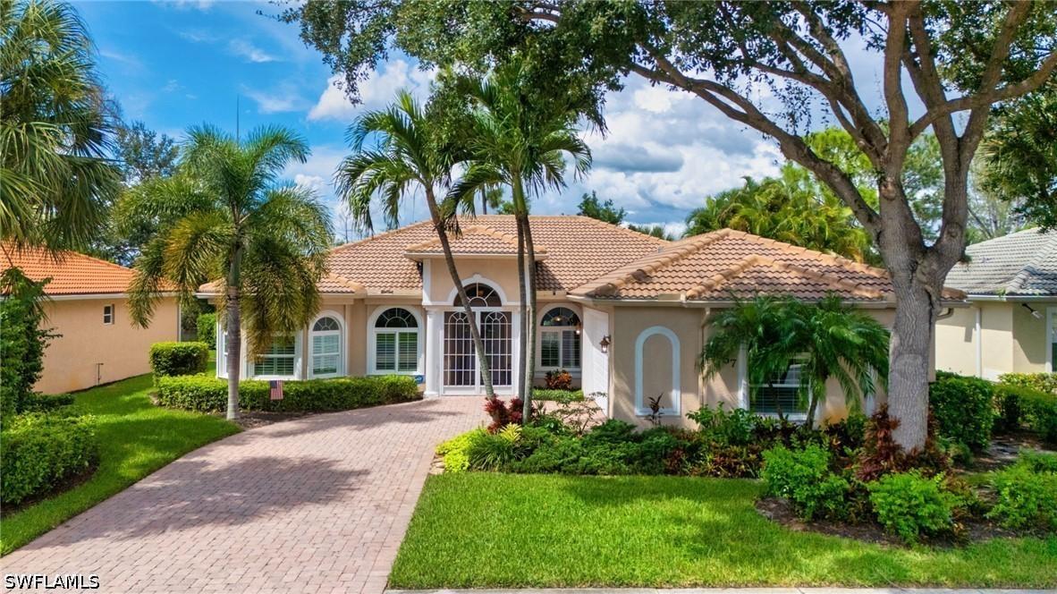 3657 Recreation Ln., Naples, FL 34116