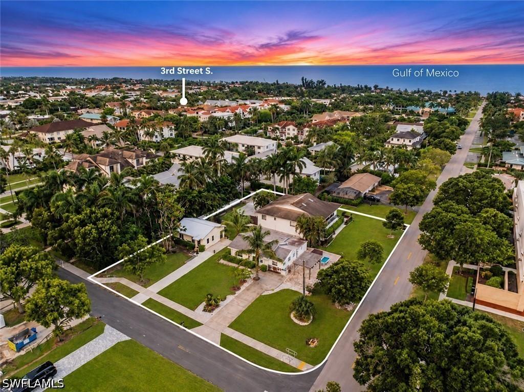 560 9th Ave., Naples, FL 34102