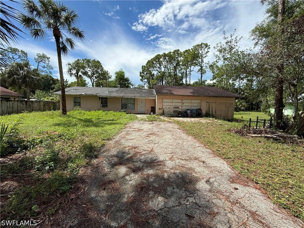 28051 Oak Ln., Bonita Springs, FL 34135