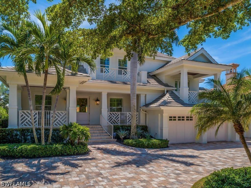 580 15th Ave., Naples, FL 34102