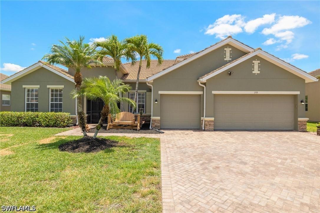 2115 Grove Dr., Naples, FL 34120