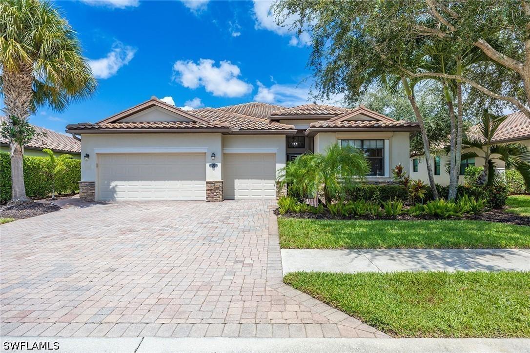 3817 Ruby Way, Naples, FL 34114