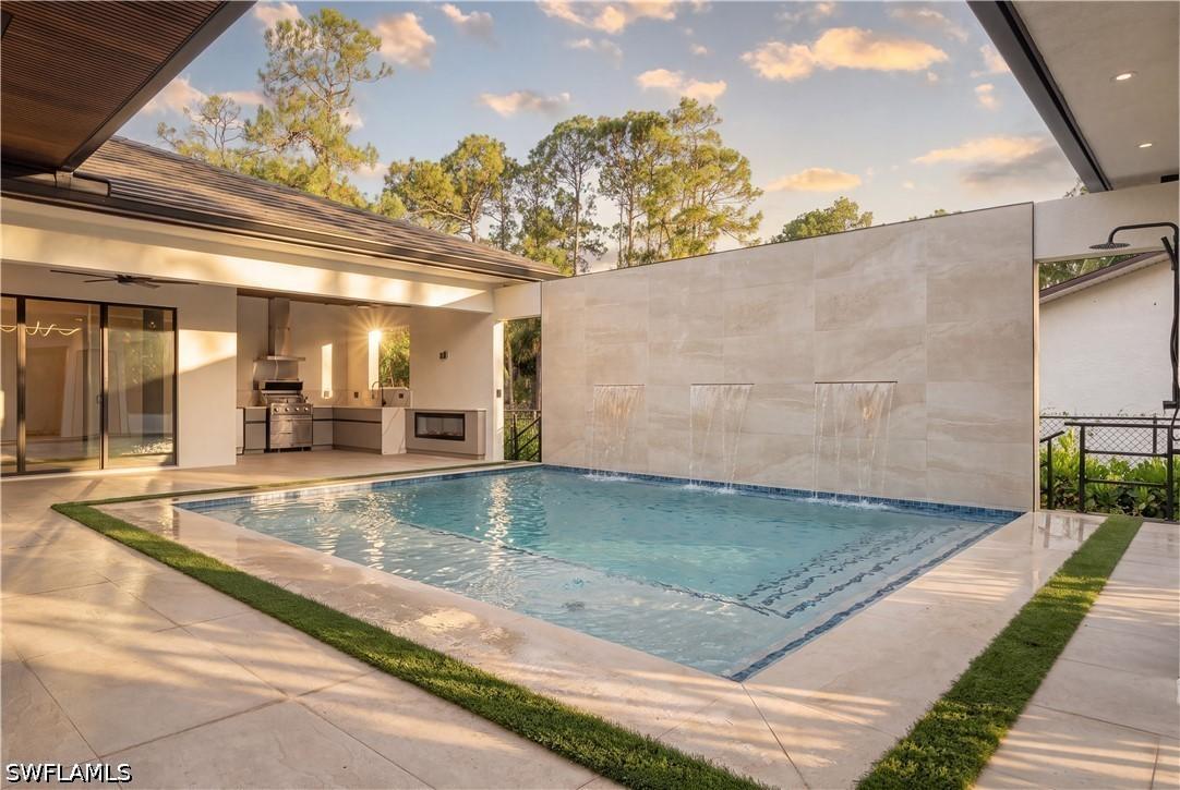 768 20th Ave., Naples, FL 34120