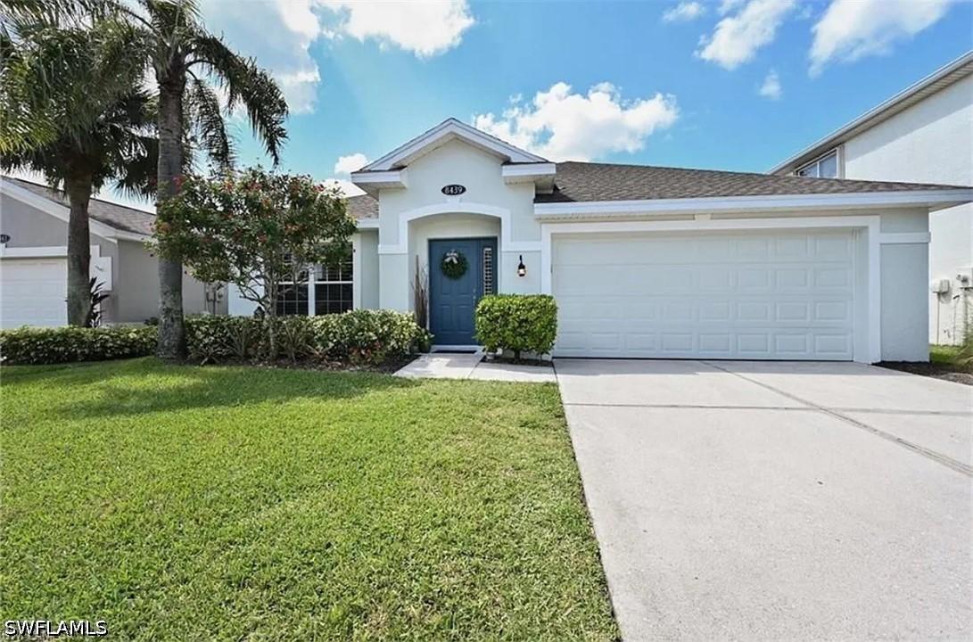 8439 Hollow Brook Cir., Naples, FL 34119
