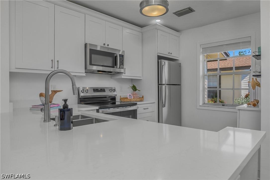 1071 Pine Isle Ln., Naples, FL 34112